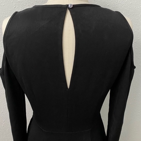 Aritzia Wilfred Vidal Cold shoulder dress size 00 - Picture 6 of 7